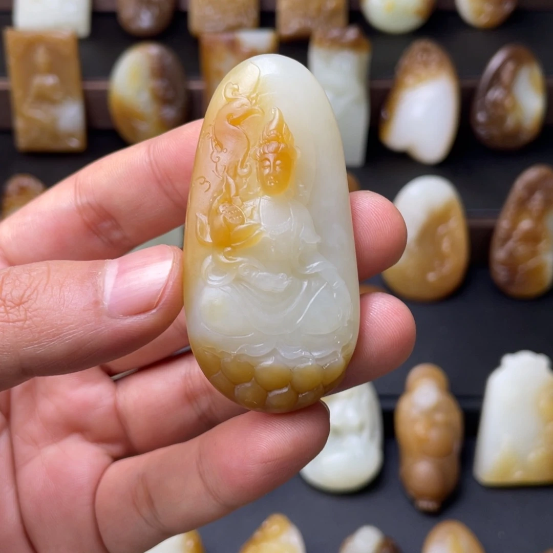 和田玉（糖玉）颈饰未镶嵌大*王