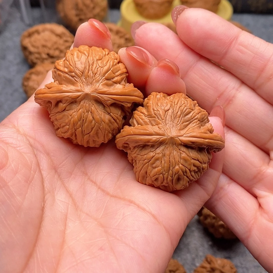 文玩核桃把件精品磨盘狮子头40全品