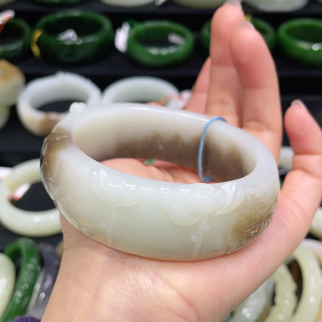 未镶嵌手镯和田玉30