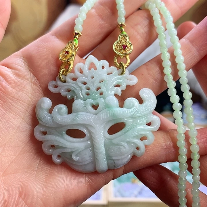 翡翠颈饰未镶嵌吊坠