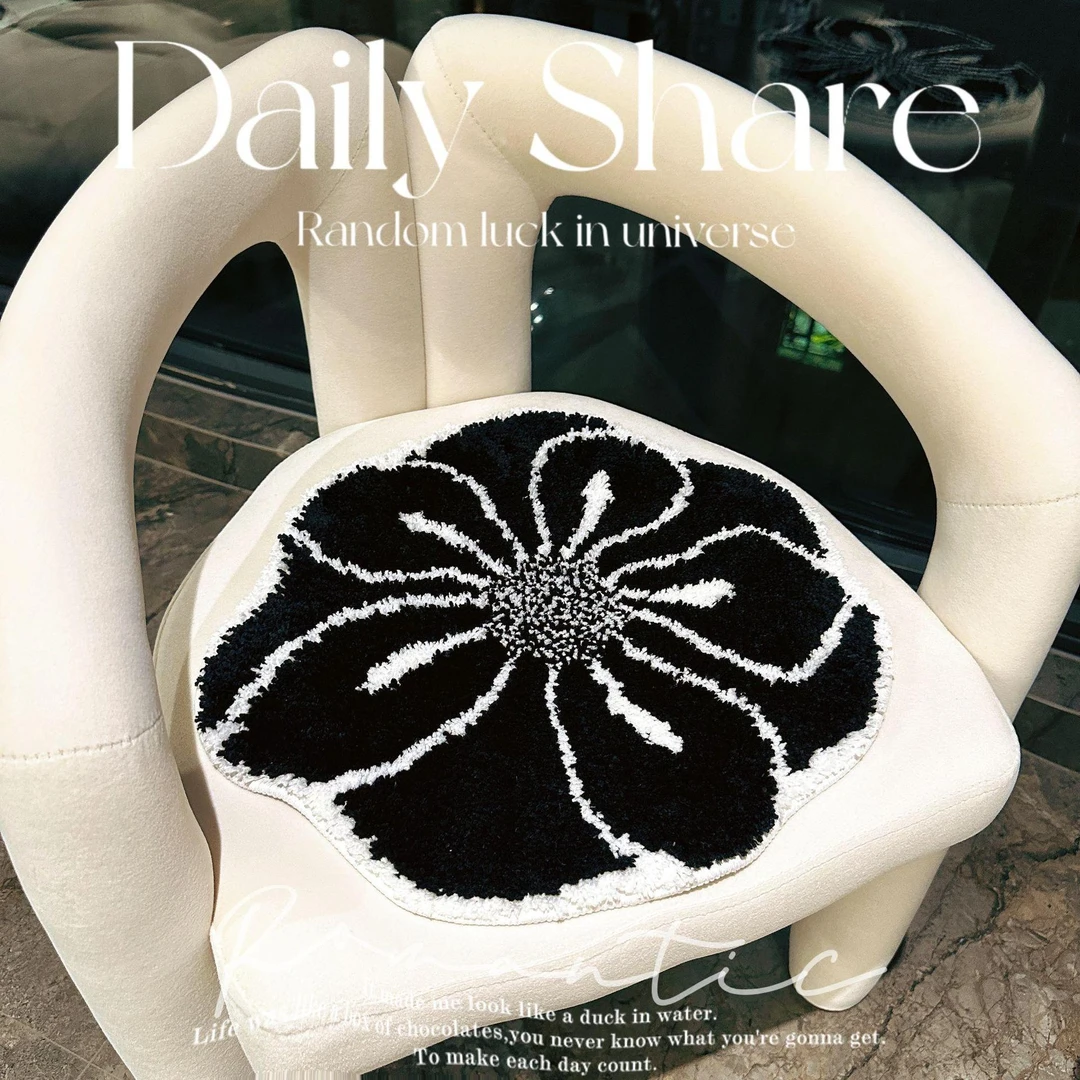 冬季簇绒坐垫家用办公室椅垫小雪花毛绒绒地垫防滑隔凉圆形小坐垫