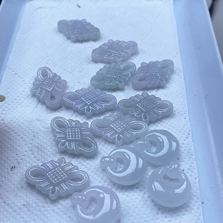 翡翠未镶嵌吊坠(不含链)一个20