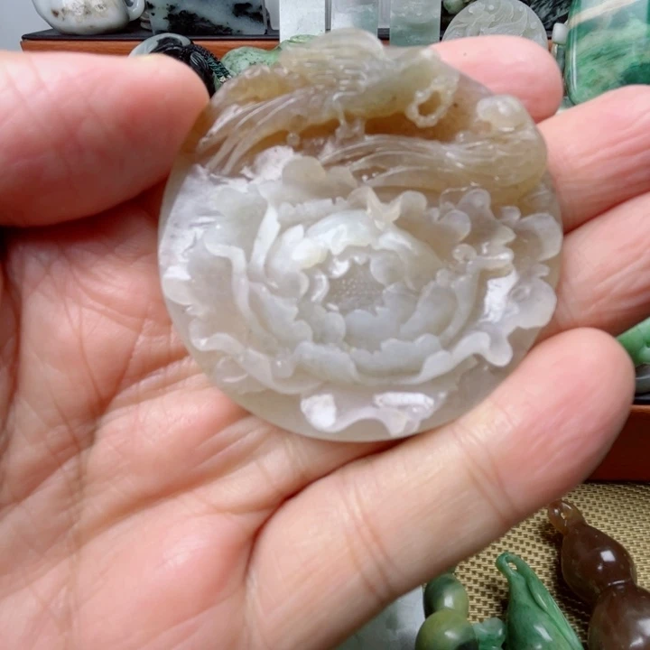 独山玉未镶嵌珠宝半成品
