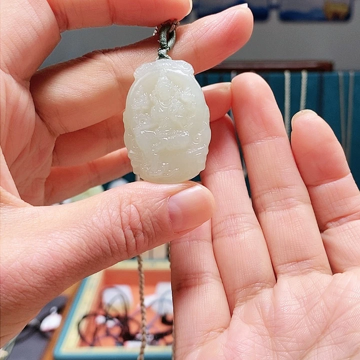 【闪购商品】颈饰未镶嵌和田玉