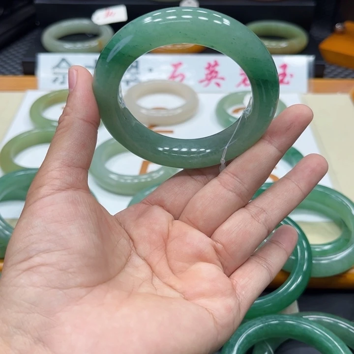 未镶嵌手镯石英质玉人****1