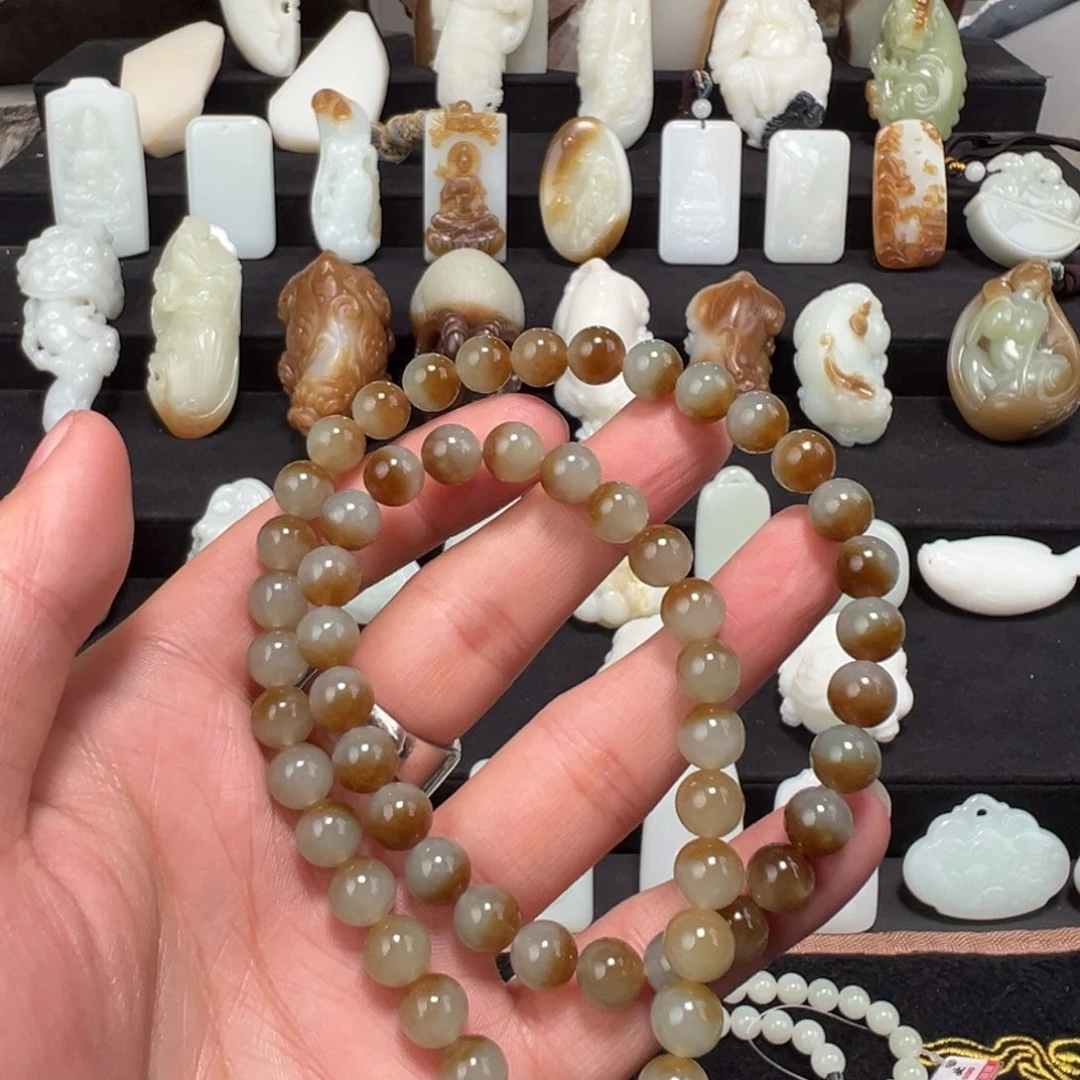 和田玉颈饰未镶嵌