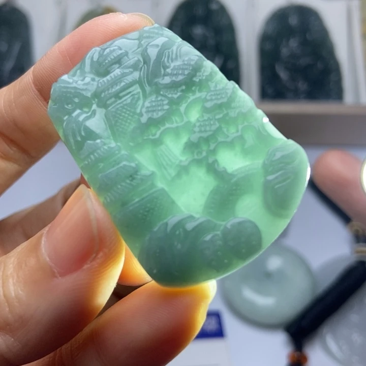 翡翠未镶嵌颈饰翡翠