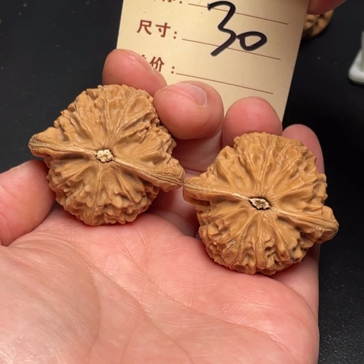 文玩核桃把件宫灯43尺全品白茬打底发30