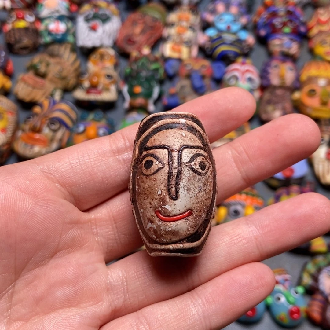 颈饰琉璃双面珠子