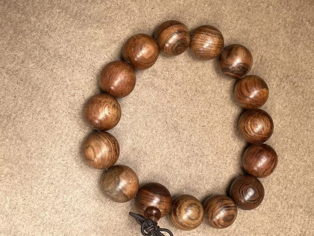 鸡翅木手串 无礼盒 D052