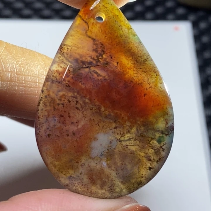 玛瑙/玉髓颈饰未镶嵌翟****心