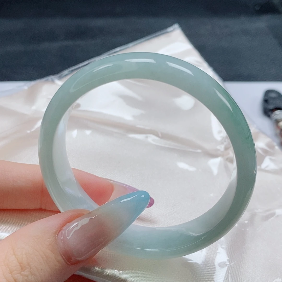 【闪购商品】未镶嵌手镯（贵妃镯）翡翠500号