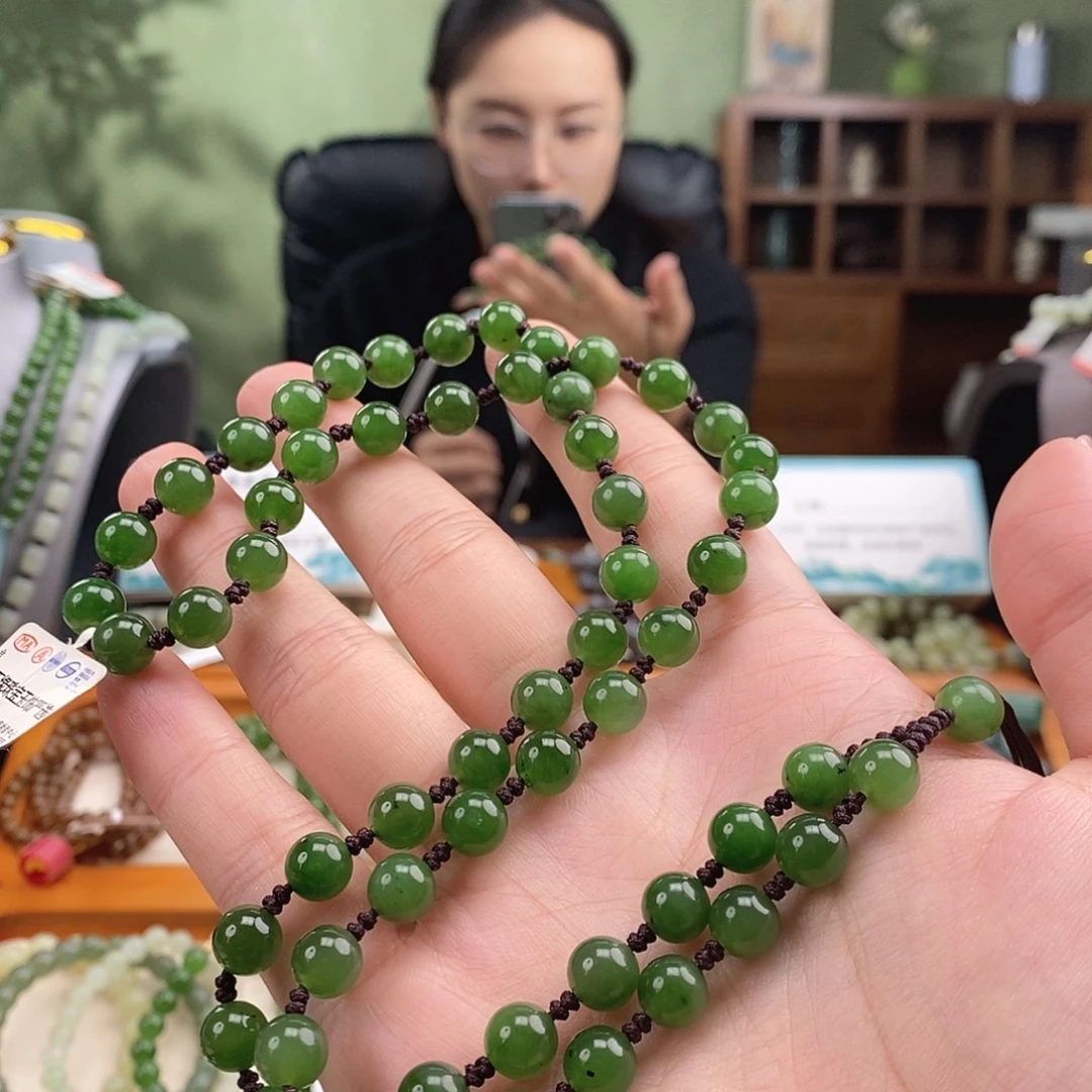 笑***生和田玉未镶嵌颈饰