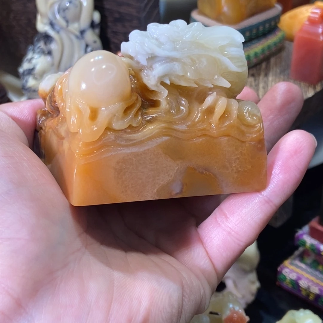 寿山石印石鸡母窝