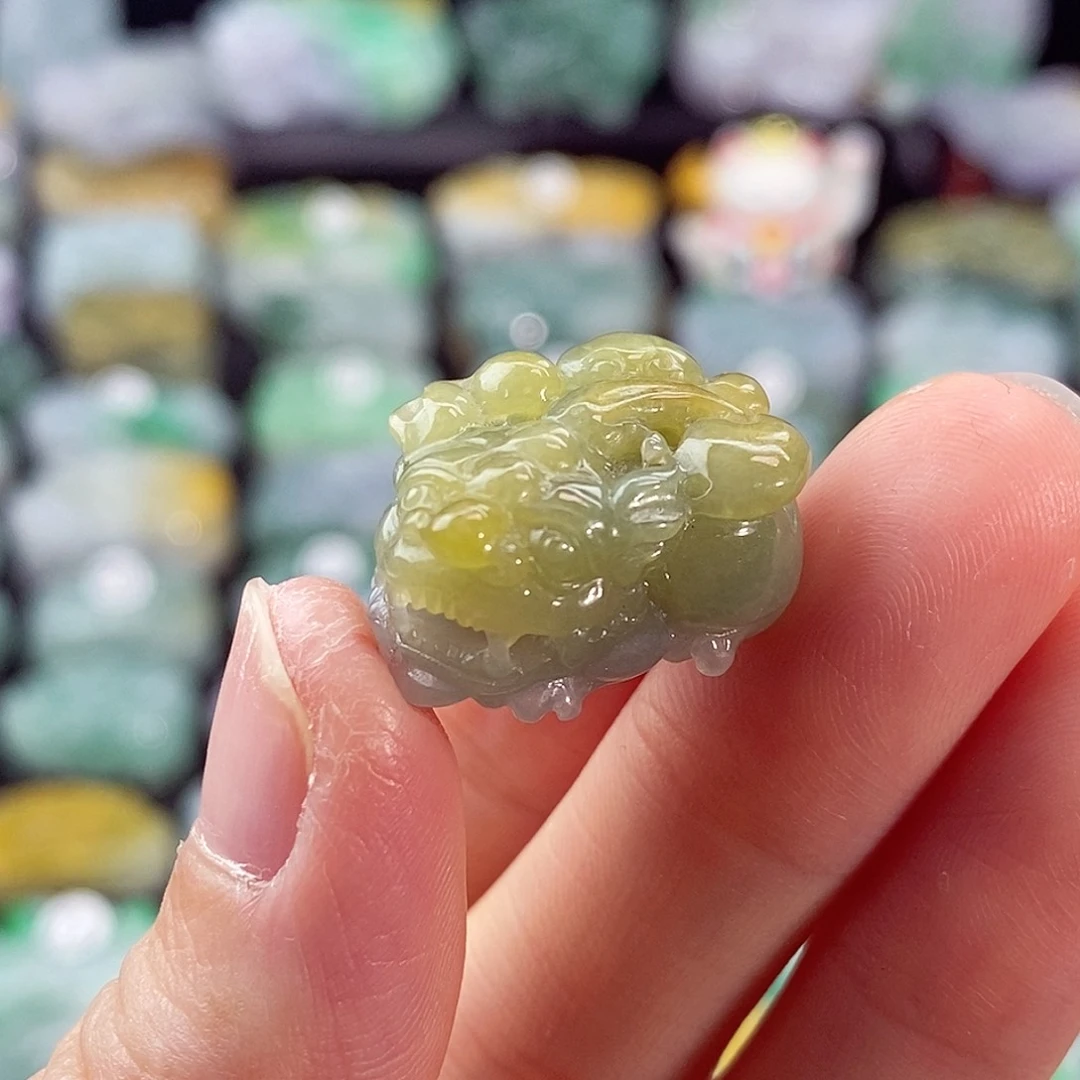 颈饰未镶嵌翡翠天然