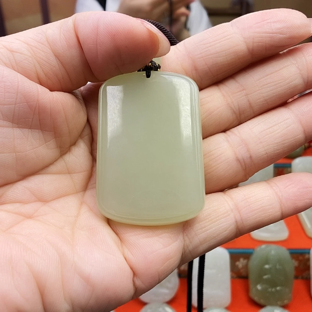 颈饰未镶嵌和田玉乌*