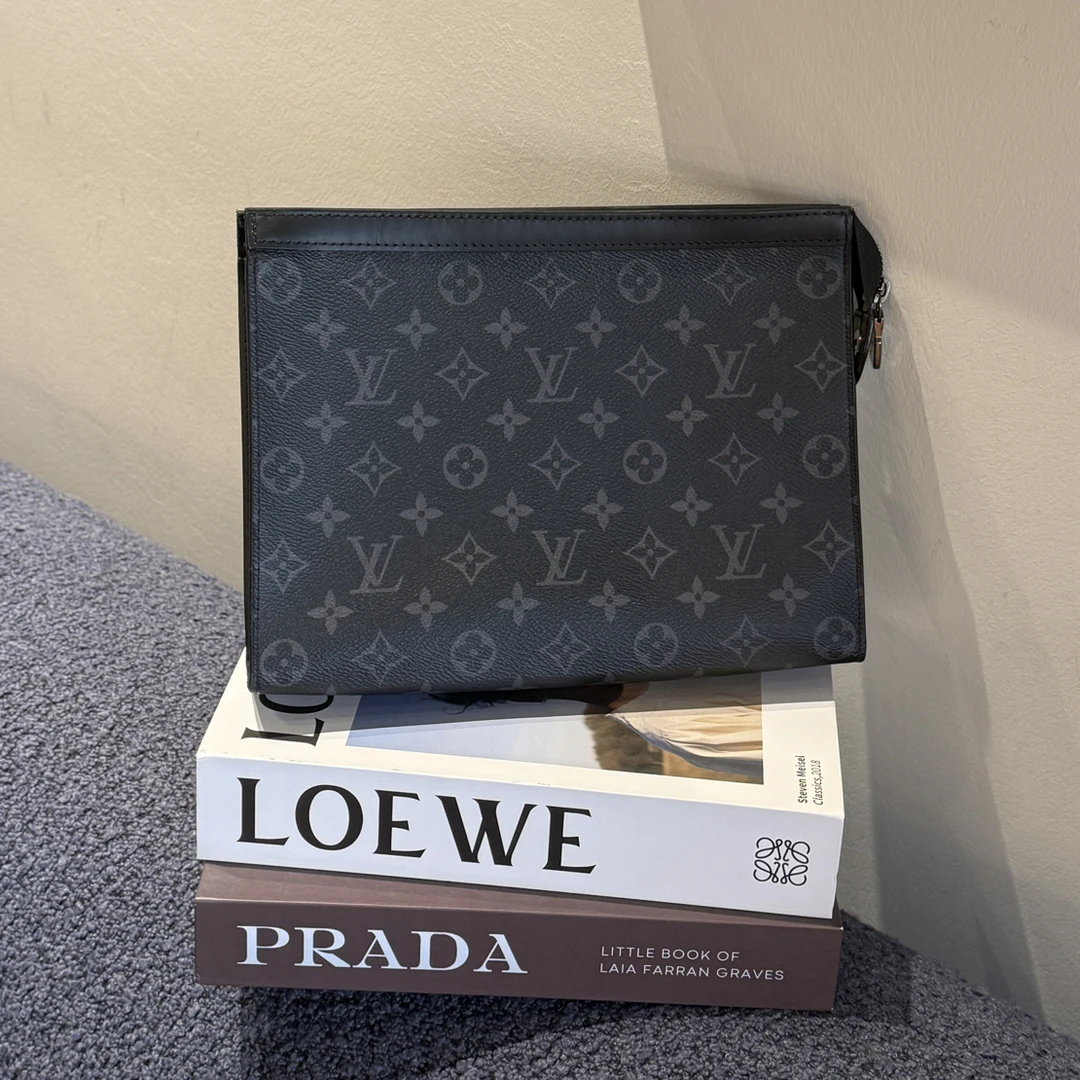 99新 LouisVuitton/路易威登 经典洗漱包手拿包 黑色老花