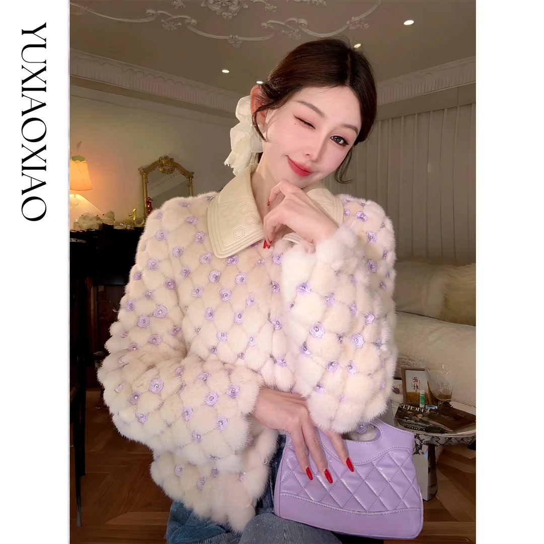 余潇潇【深情眼眸】100羊皮压线刺绣工艺缝制水钻点缀翻领水貂皮草