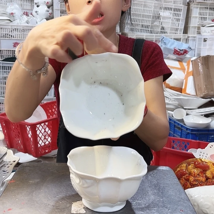 盘微瑕………六个四方米饭碗