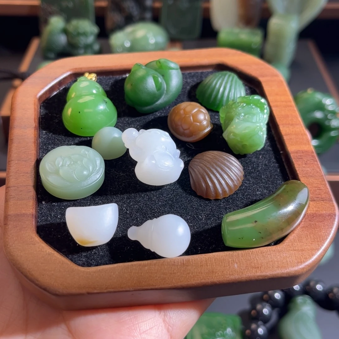 和田玉未镶嵌颈饰定制