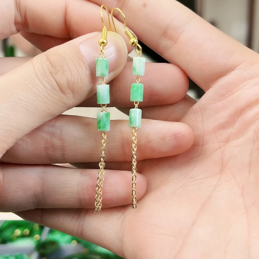 翡翠颈饰未镶嵌耳饰多样性