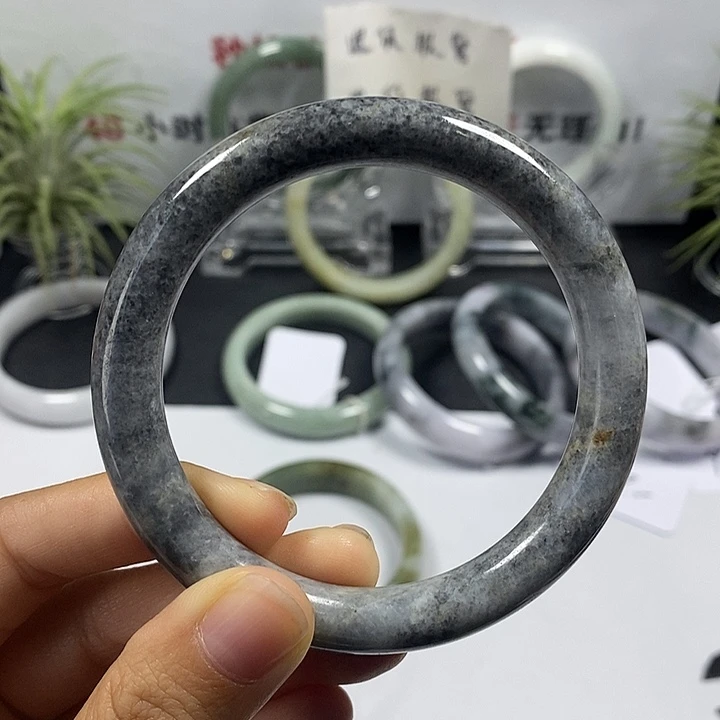 未镶嵌手镯翡翠25号。 59圈