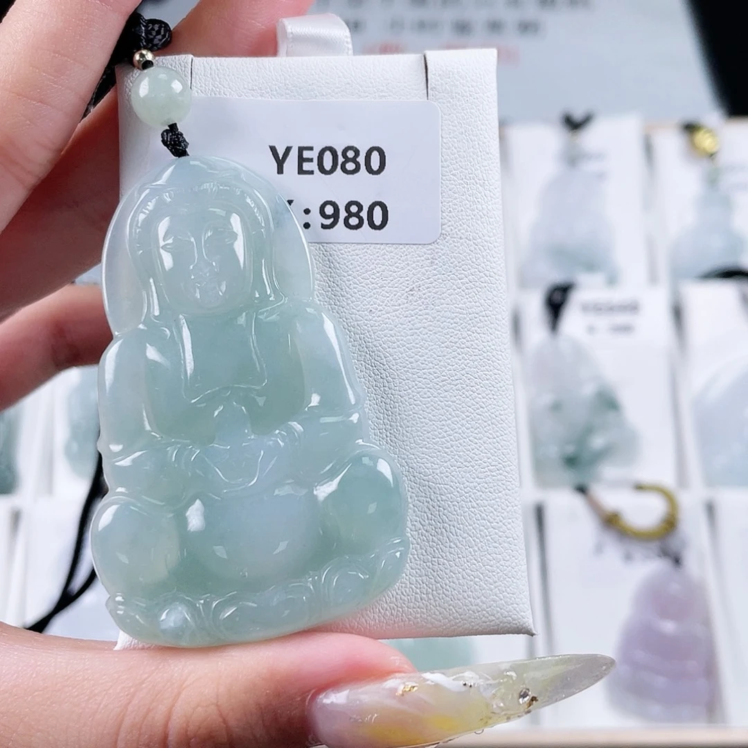 翡翠未镶嵌颈饰YE080