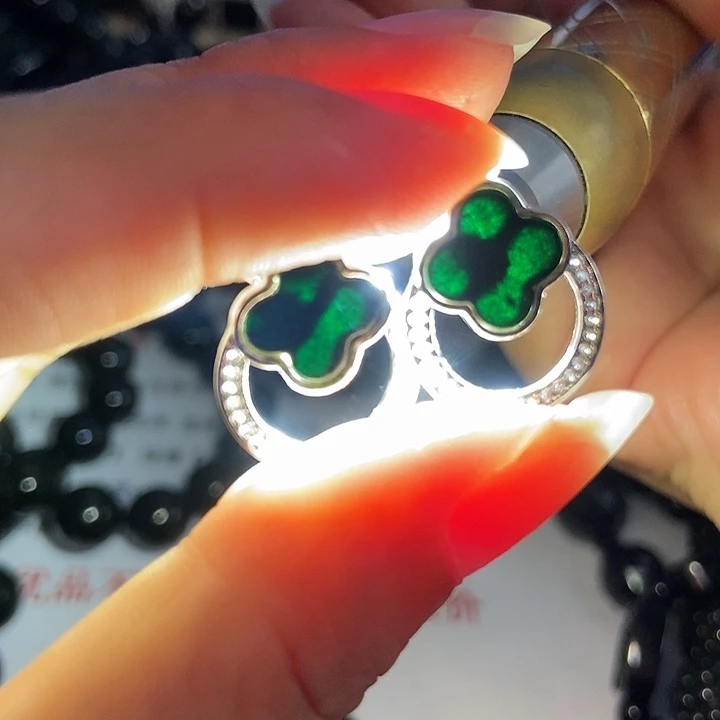 未镶嵌翡翠耳饰墨翠