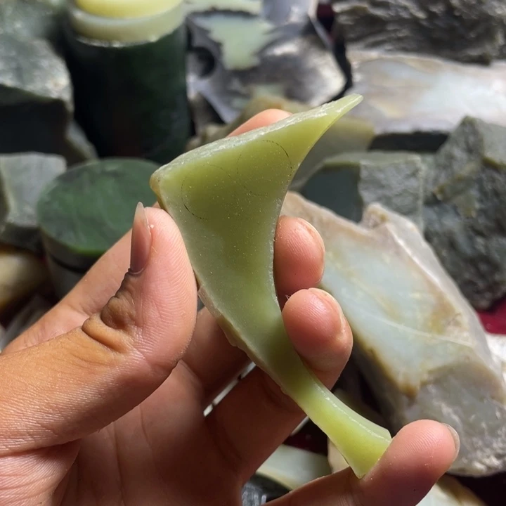未镶嵌和田玉（糖玉）珠宝半成品