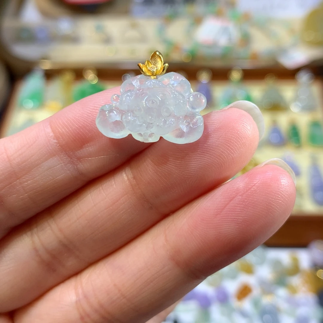 颈饰18K金镶嵌翡翠