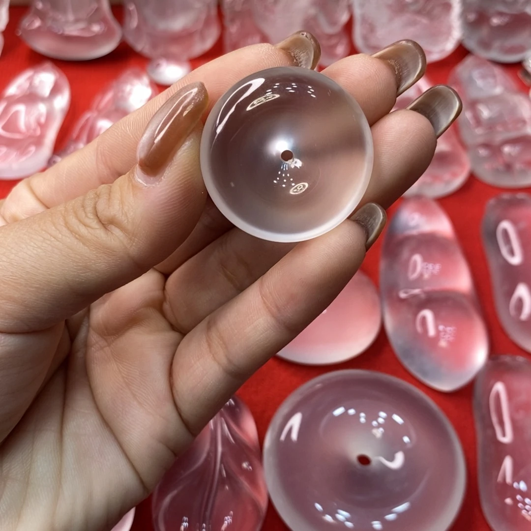 喜***羊石英质玉未镶嵌吊坠