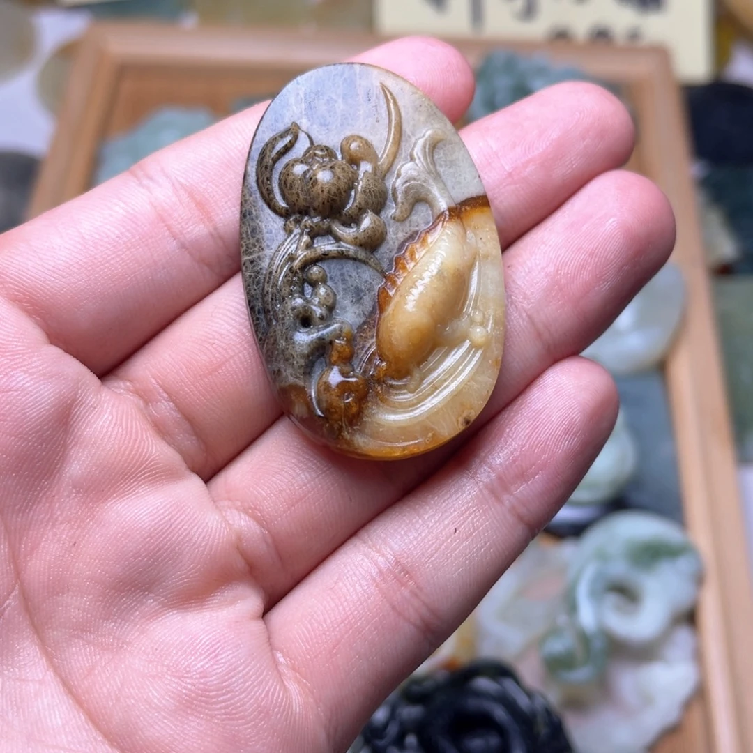 未镶嵌蛇纹石玉颈饰