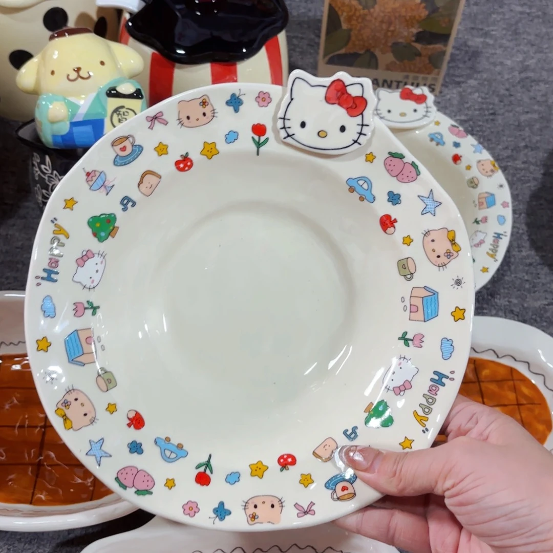 陶瓷凯蒂猫立体浮雕九寸螺纹盘
