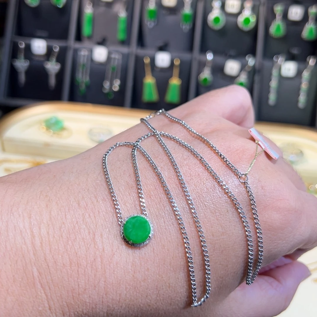 颈饰18K金镶嵌翡翠套链