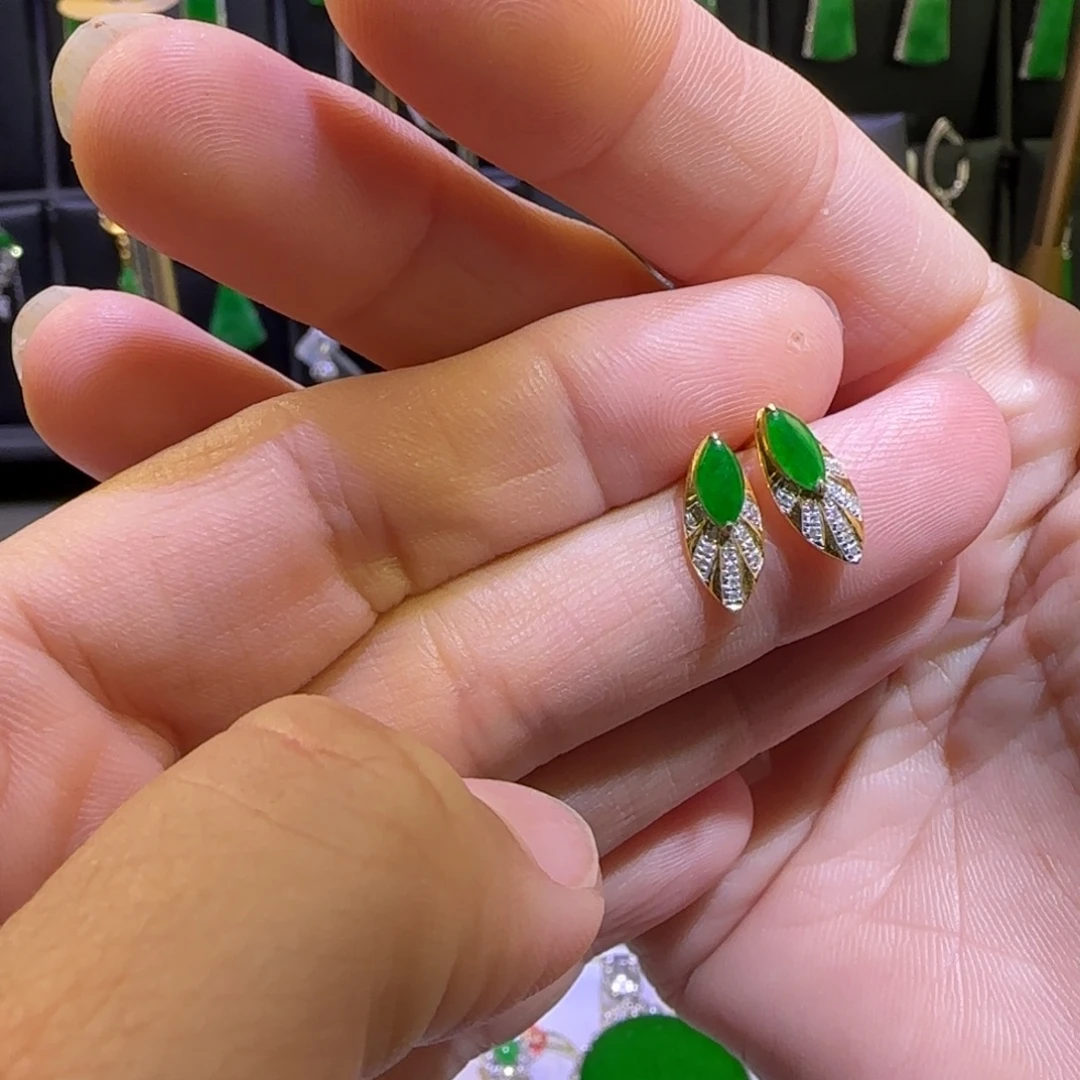 翡翠18K金镶嵌颈饰耳钉