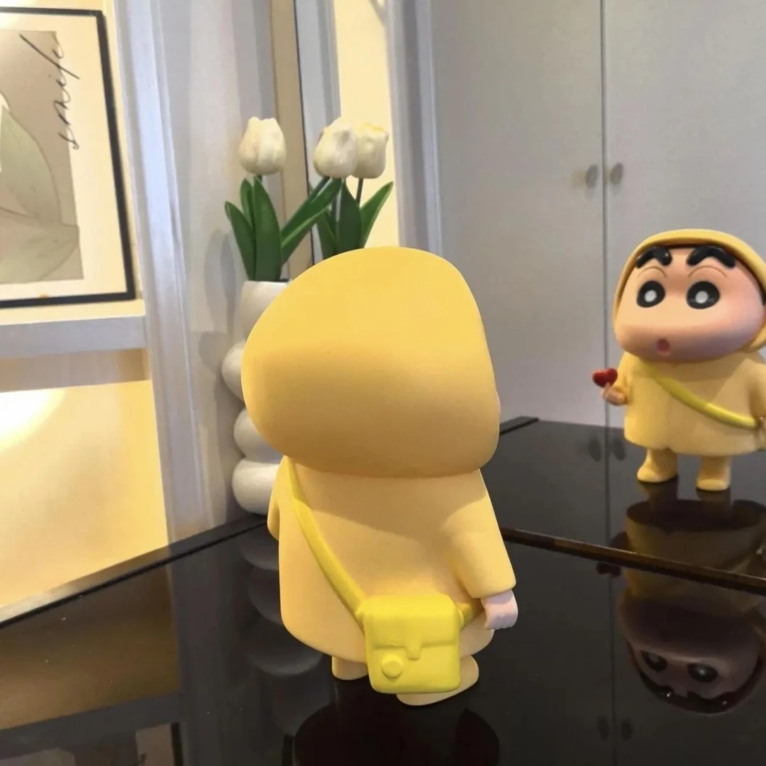 新款比心雨衣系列小新23cm摆件桌面潮玩女生生日礼物氛围感