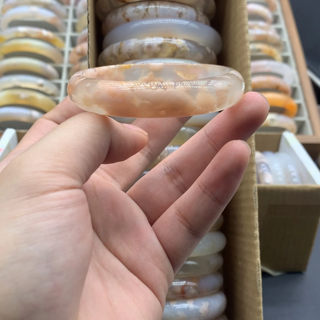 【闪购商品】玛瑙/玉髓手镯未镶嵌大****岁