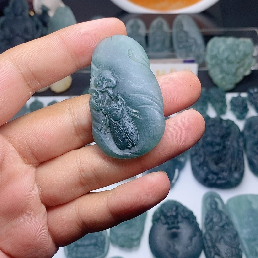 定制翡翠未镶嵌蝉