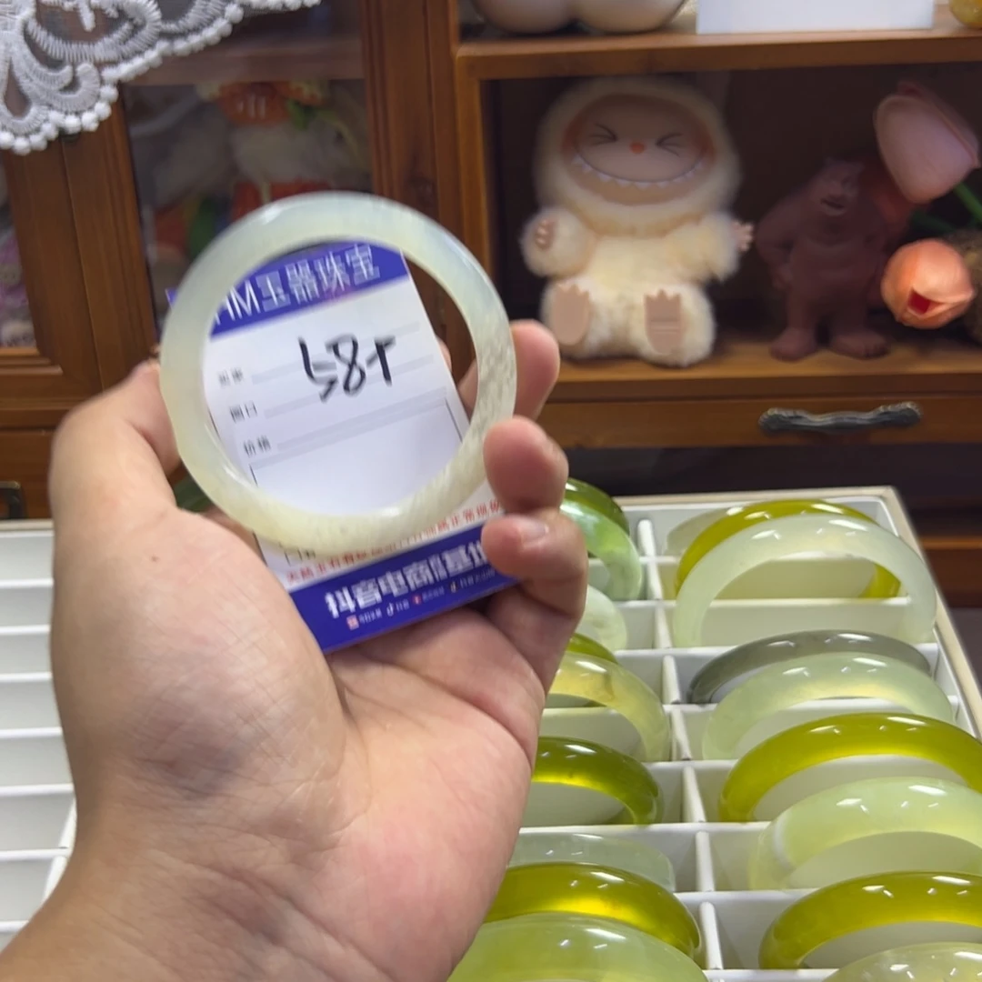 蛇纹石玉未镶嵌手镯385