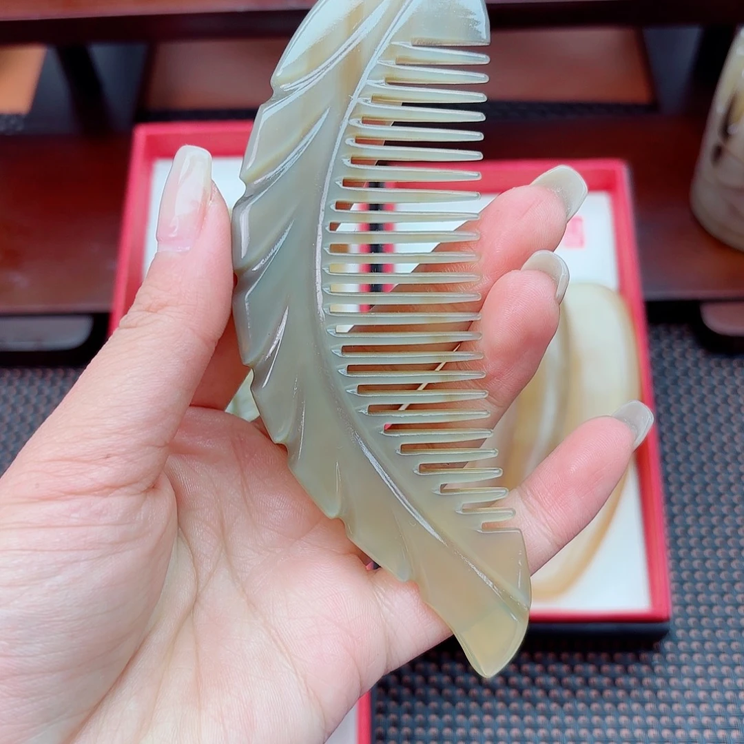 纯手工制作纯牛角梳子
