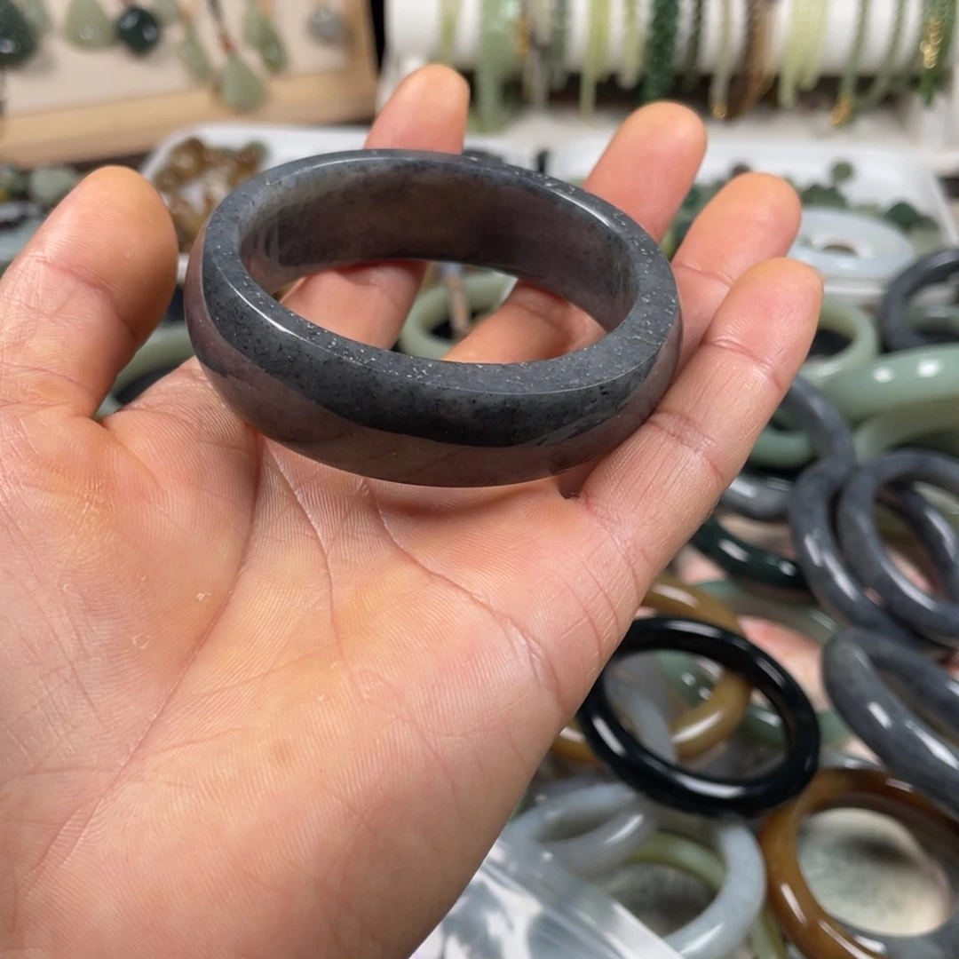 亓***？和田玉未镶嵌手镯