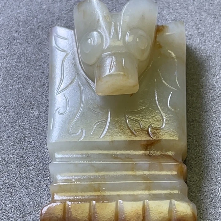 无***乐和田玉未镶嵌颈饰