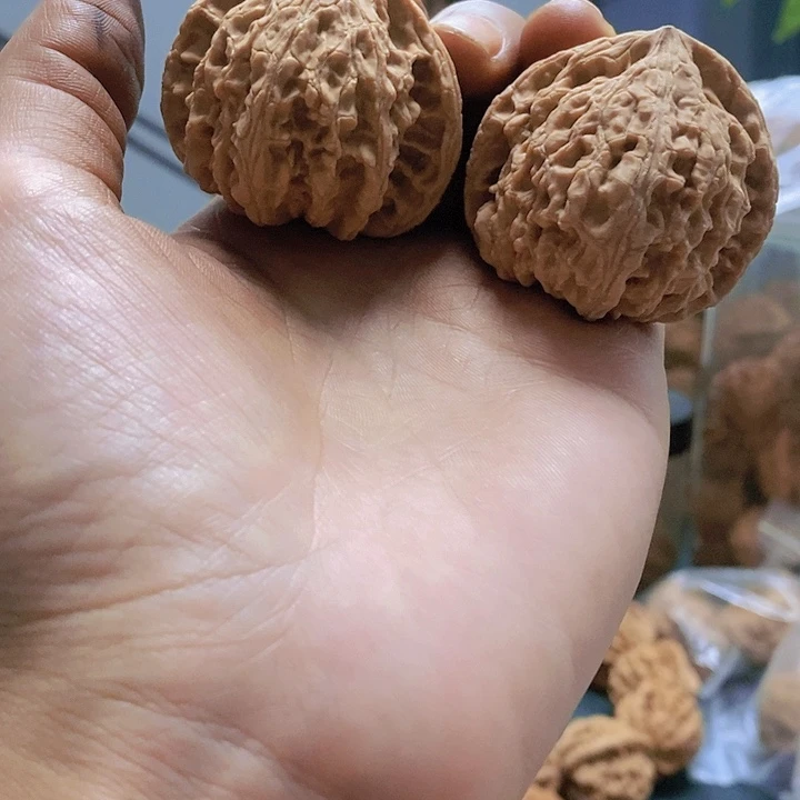 【闪购商品】把件文玩核桃44虎头王小众
