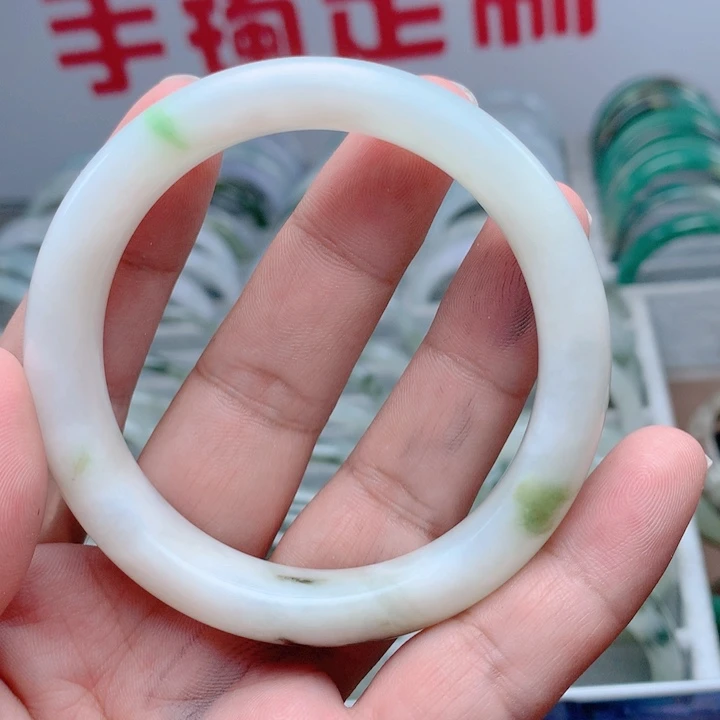 独山玉未镶嵌手镯59