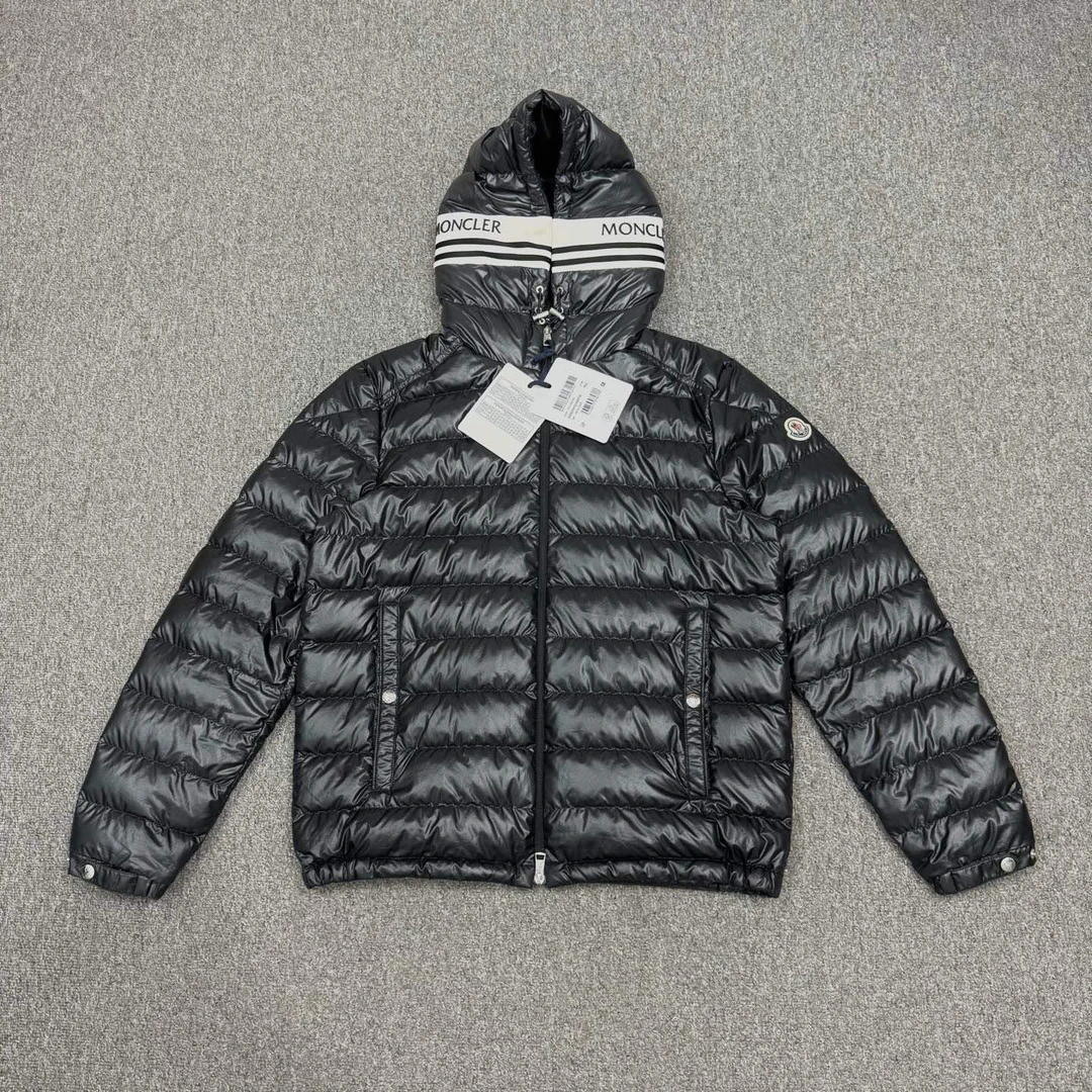 未使用 MONCLER 15839734 新款黑色羽绒服外套 未使用带吊牌2码