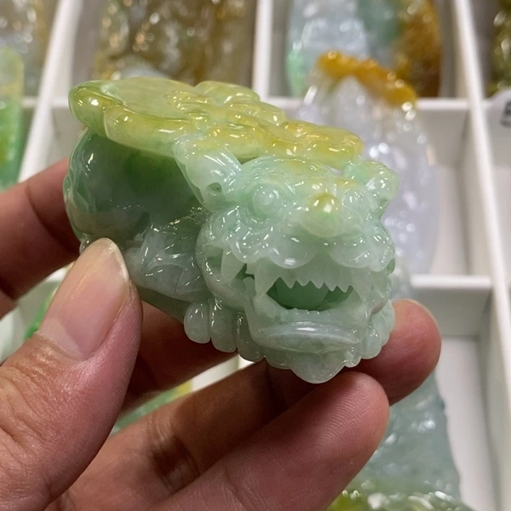 颈饰未镶嵌翡翠皮休