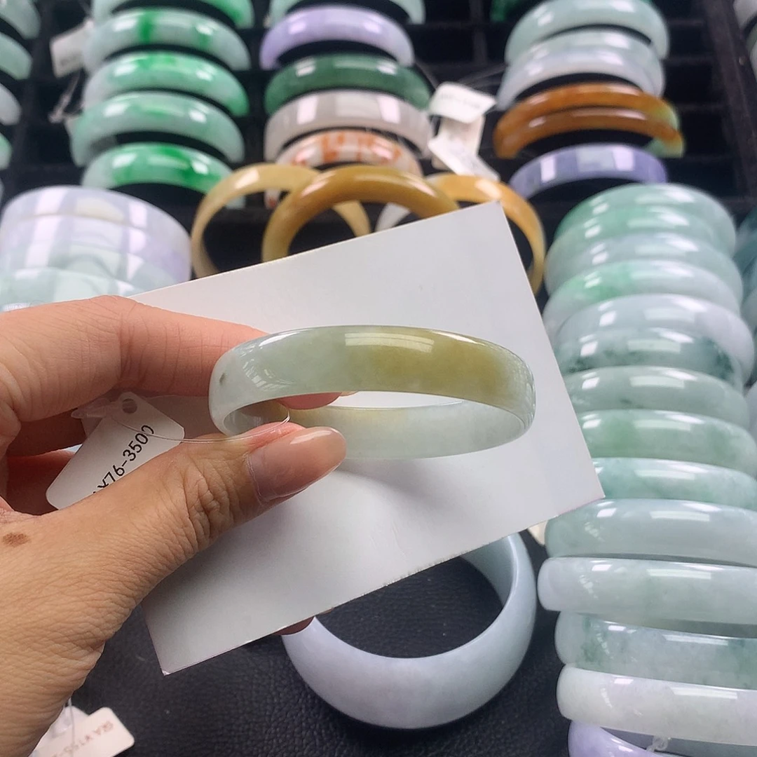 翡翠手镯未镶嵌公主