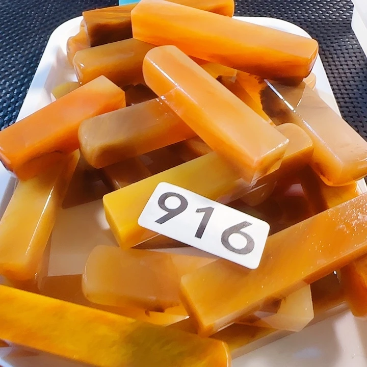 印石青田石新疆美人红石1.4-1.6公分左右正章，30个