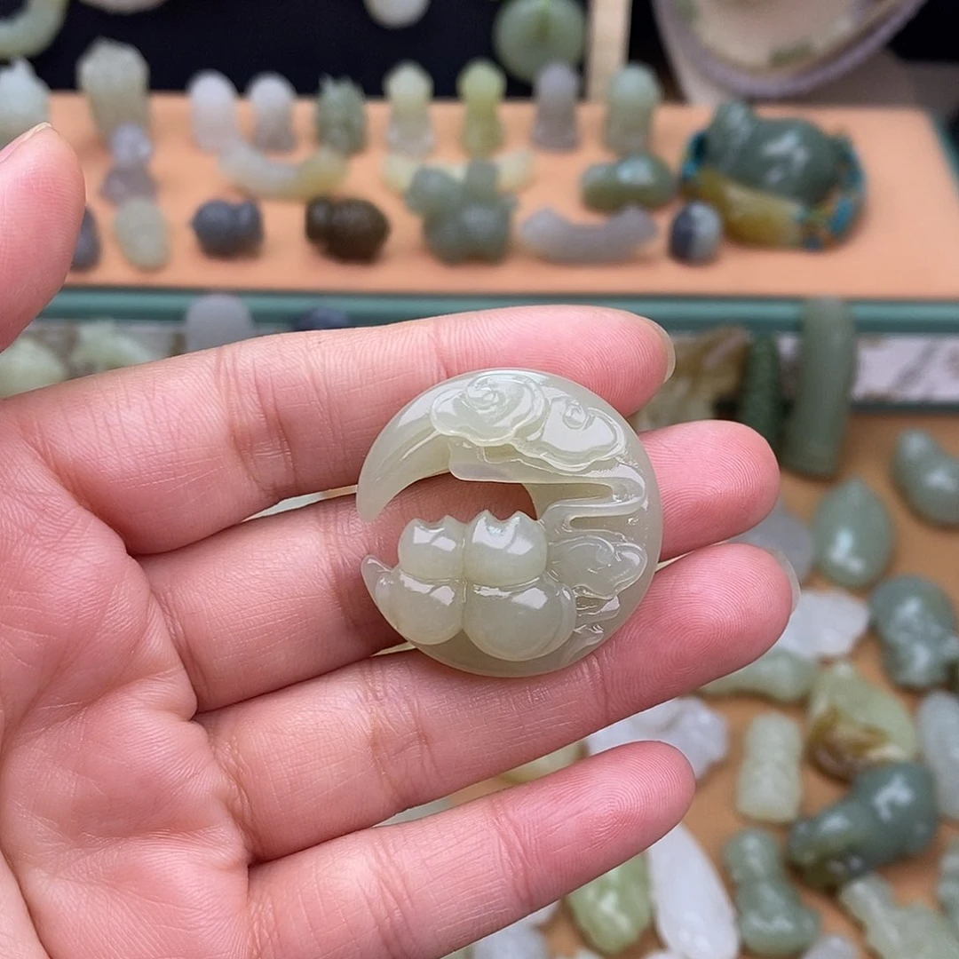 颈饰未镶嵌和田玉