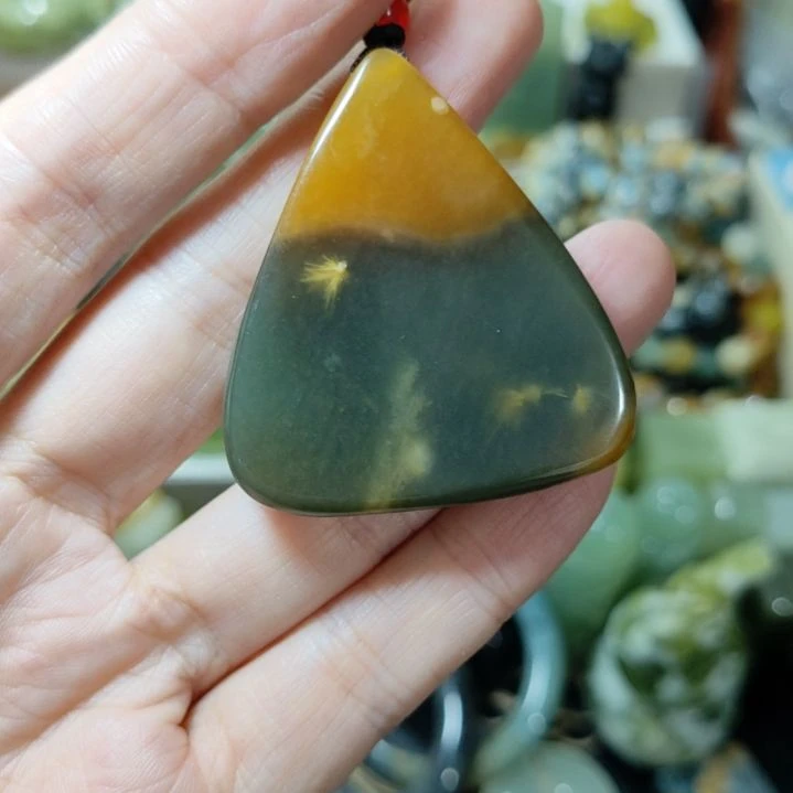 岫玉未镶嵌挂坠款式